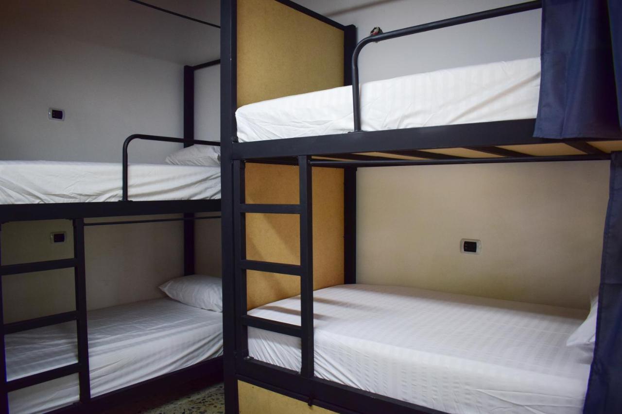 Area 51 Hostel Μεντεγίν Εξωτερικό φωτογραφία