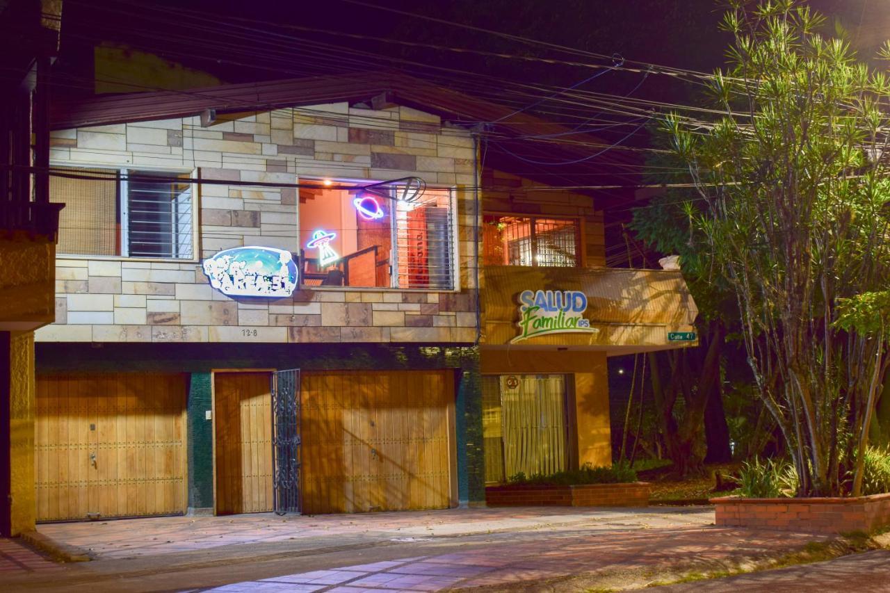 Area 51 Hostel Μεντεγίν Εξωτερικό φωτογραφία