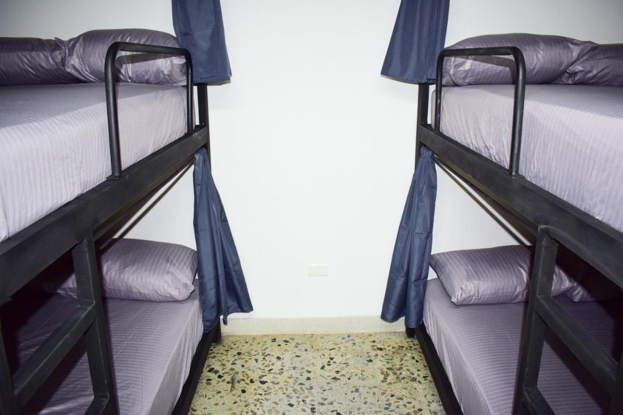 Area 51 Hostel Μεντεγίν Εξωτερικό φωτογραφία